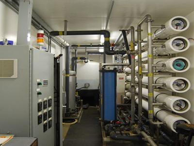 Sistem Desalinasi Air Laut dalam Kontainer